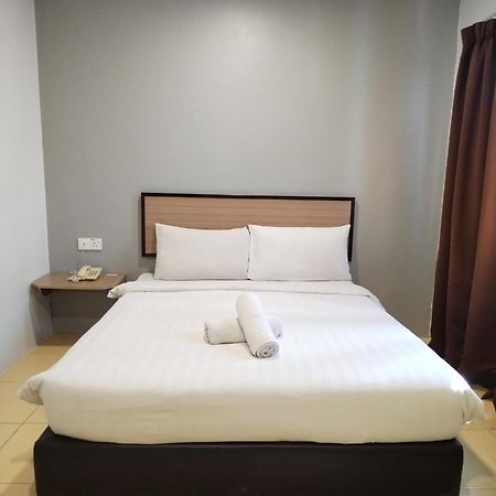 Maple Boutique Hotel קוטה בארו מראה חיצוני תמונה